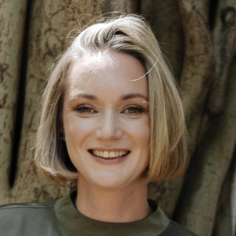 Samantha Hayes